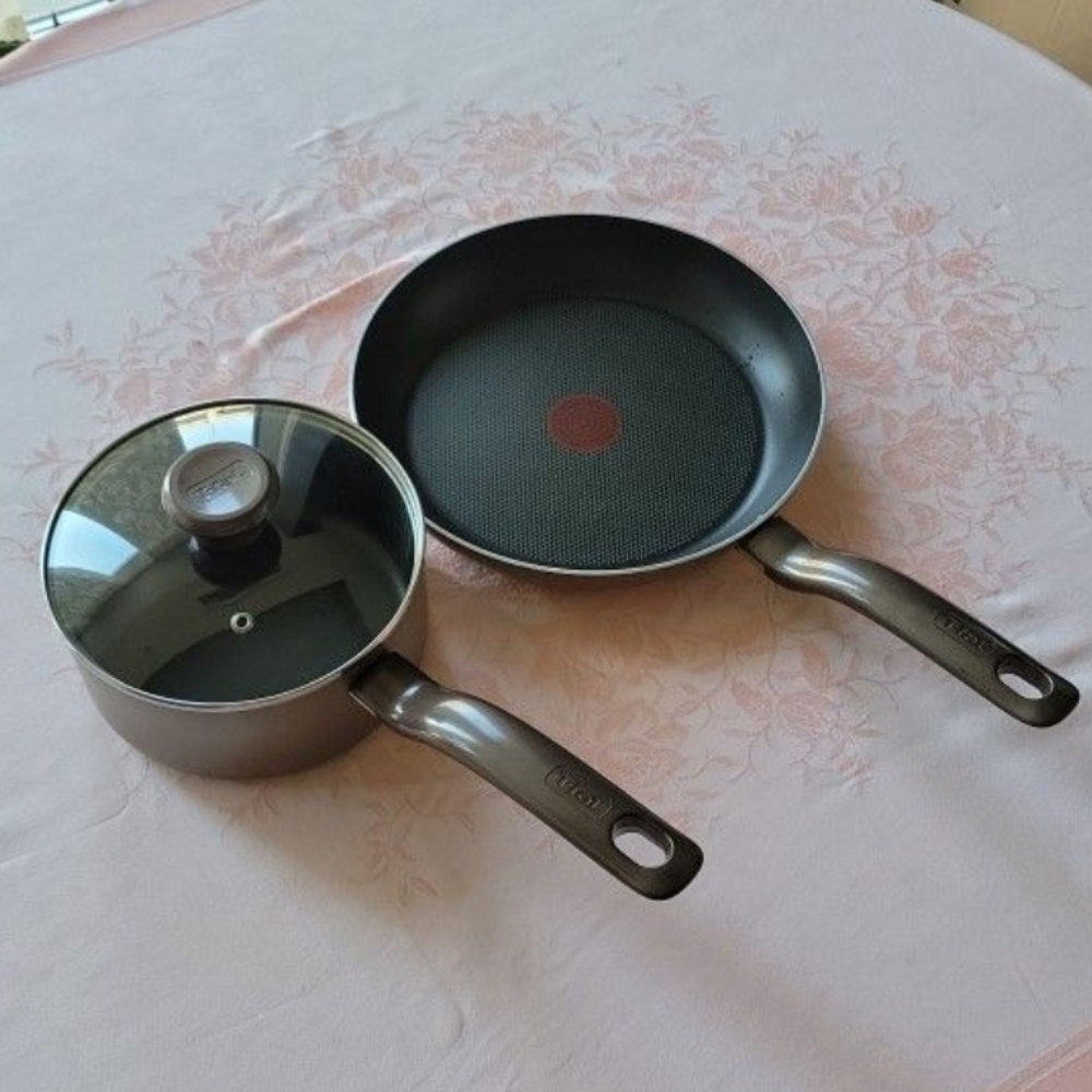 T-fal Initiatives pan with lid and skillet
